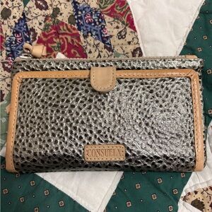Consuela Wallet